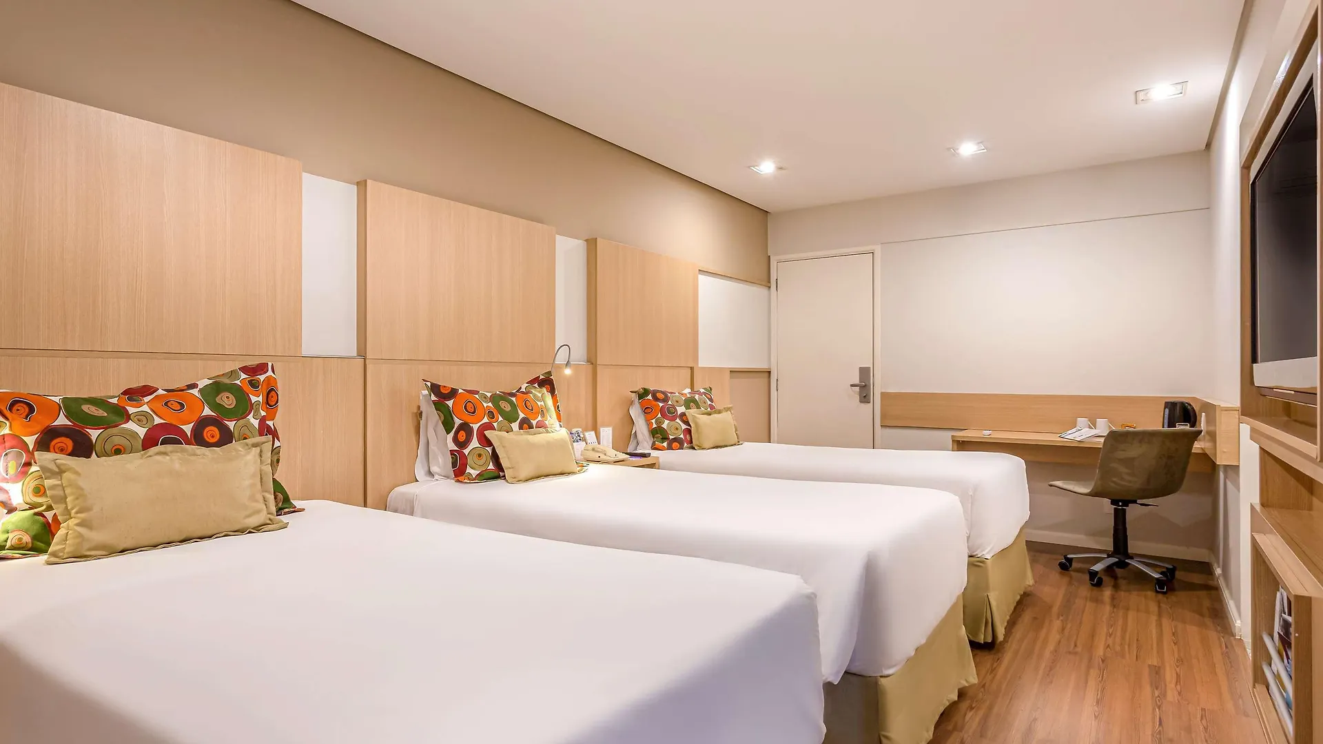Mercure Sao Paulo Nacoes Unidas 4*,
